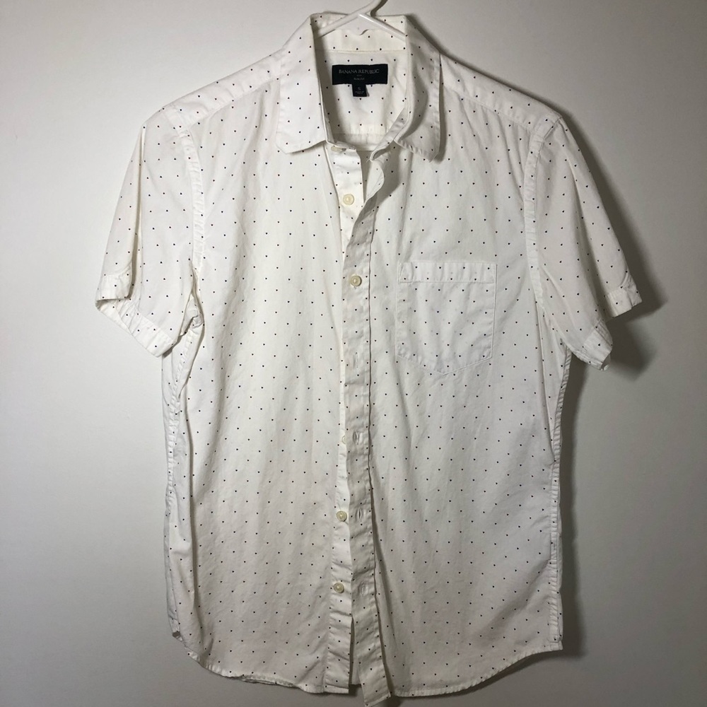 Short sleeve button down novelty print shirts Size S. Lot of 5 see pics